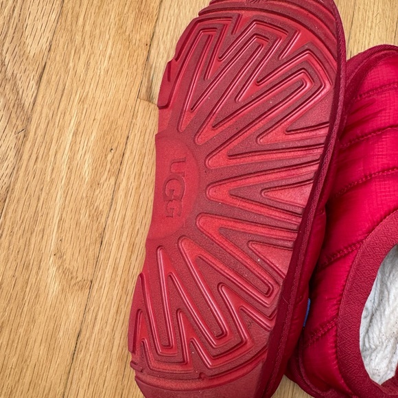 UGG Kids Vibrant Red Slippers - Picture 6 of 7